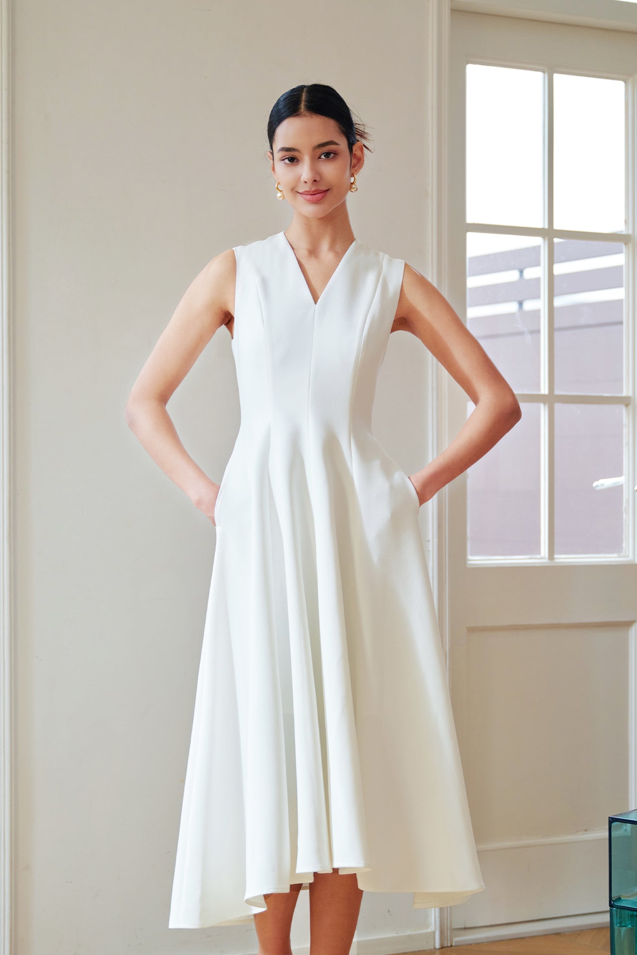 CLASSIC V-NECKLINE DRESS