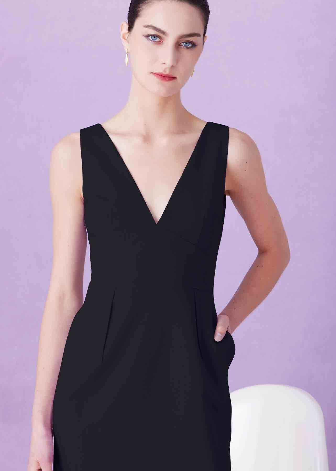 DEEP  V-NECKLINE DRESS