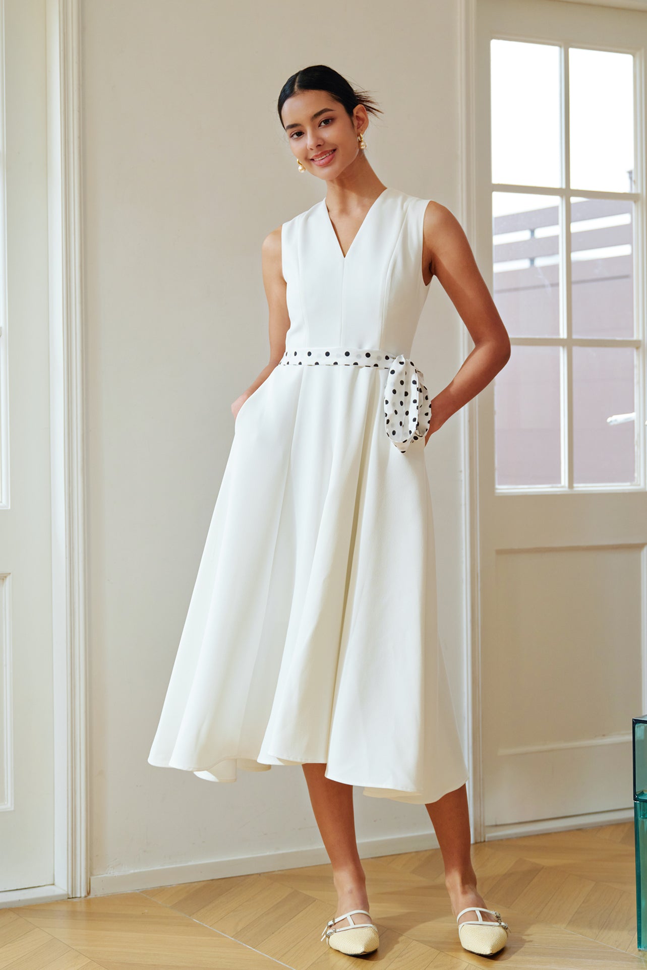 CLASSIC V-NECKLINE DRESS