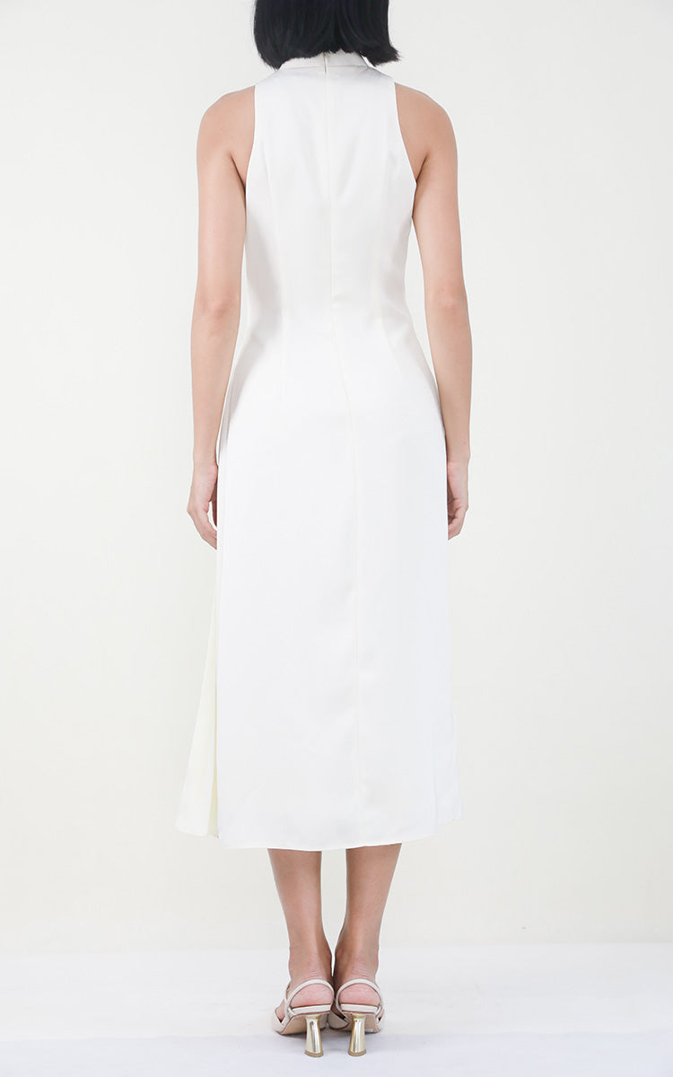 Front view of a model in a refreshing white Cheongsam dress from SENSEBYMEI's Wang collection, embodying sophistication with its minimalist design and modern cut.